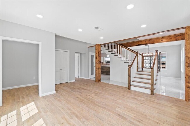 Building Photo - 2220 Holman St