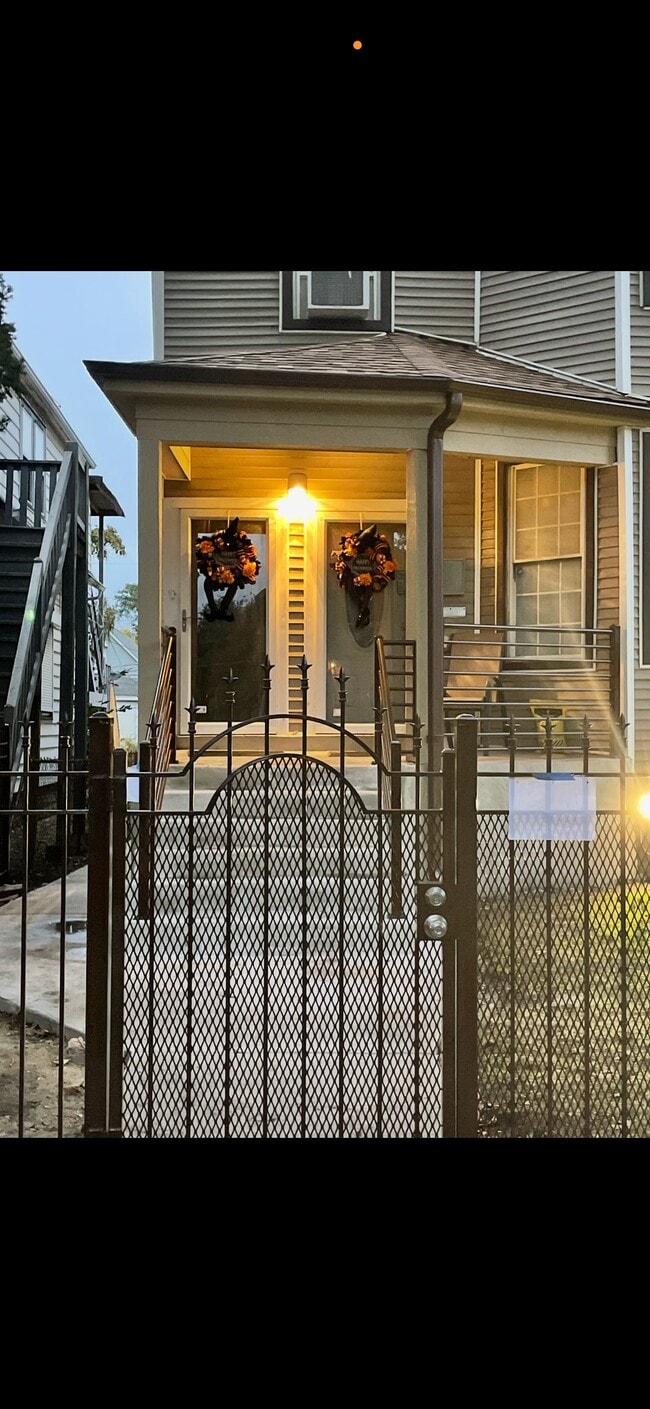 Photo - 7537 S Kenwood Ave Apartment