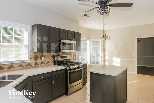 Building Photo - 3883 Meadow Ridge Dr NW