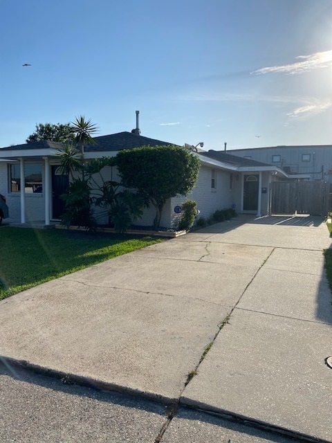 Building Photo - 2402 Athania Pkwy