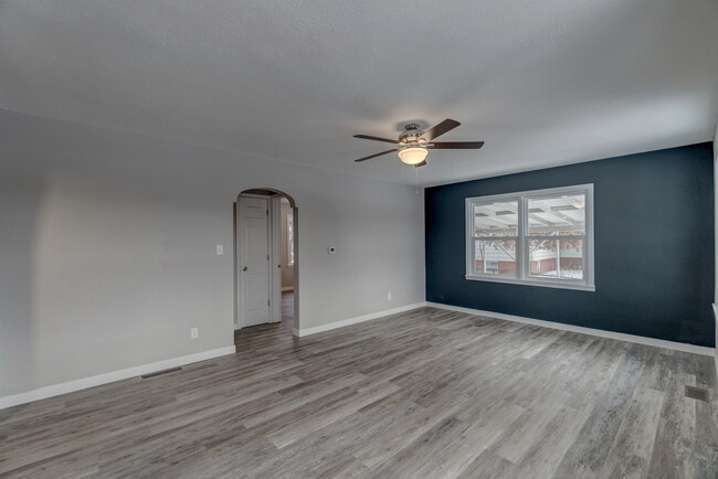 Building Photo - 4018 Canyon Lake Dr