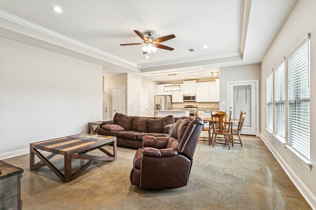 Building Photo - 12464 Morgan Creek Ln