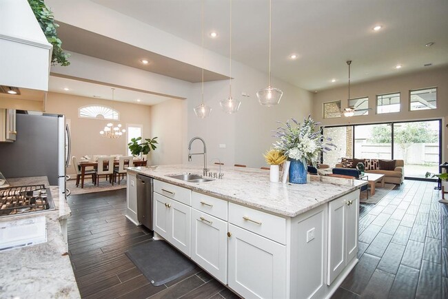 Building Photo - 4718 Mesquite Terrace Dr
