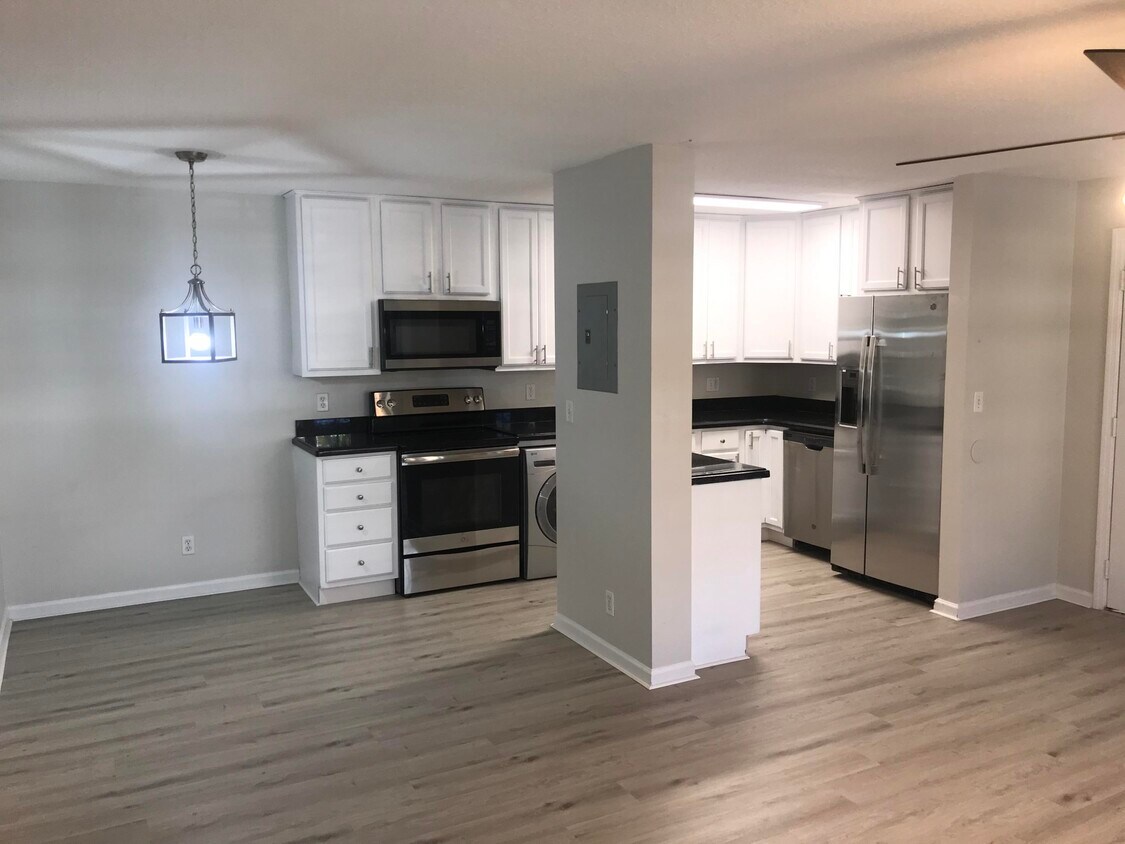 120 N Lakeside Dr Unit 1, Lake Worth, FL 33460 Apartment for Rent in