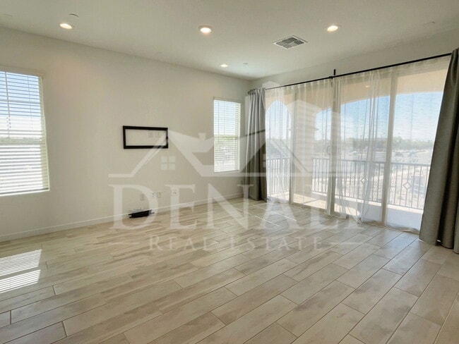 Foto del edificio - 784 S Hawk Ln