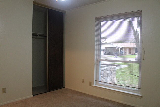 Building Photo - 3730 Pipers Field St