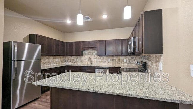 Foto del edificio - 1007 Laurel Dr