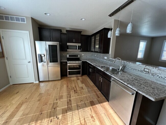 Building Photo - Completely upgraded home in Trailhead!