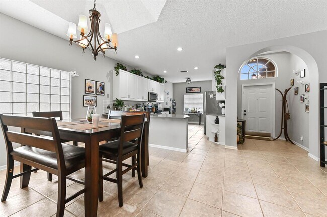 Building Photo - 8614 Green Cay