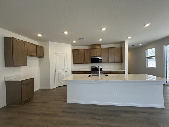 Building Photo - 6574 Tumoulin St
