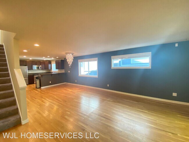Building Photo - 3 br, 2.5 bath House - 938 N 96th St