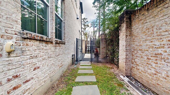 Foto del edificio - 10902 Grove Tree Ln