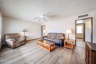 Building Photo - 9714 W Terrace Ln
