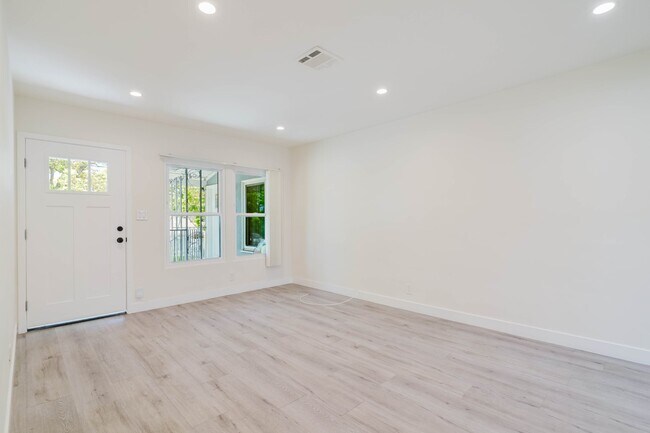 Foto del edificio - 1700 N Fairview St