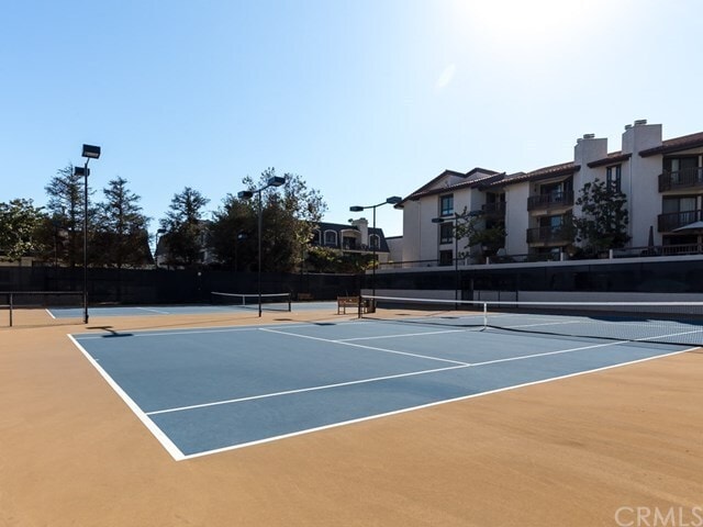 Building Photo - 2BD Condo in Silicon Beach Area Available ...