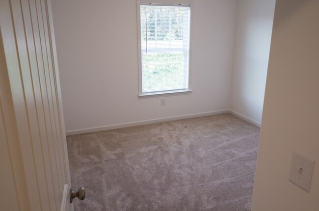 BR3 - 10 Royal Pine Way