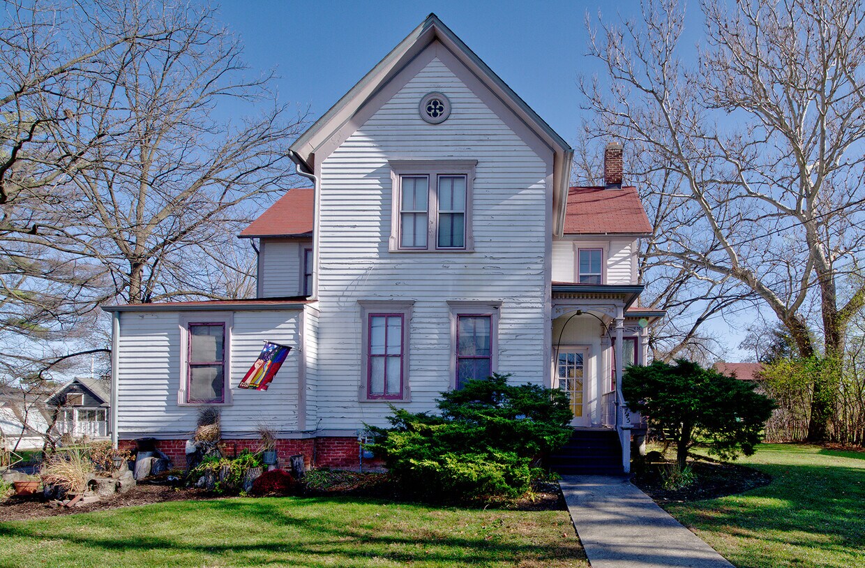 745 Chestnut St Unit 2, Deerfield, IL 60015 Room for Rent in