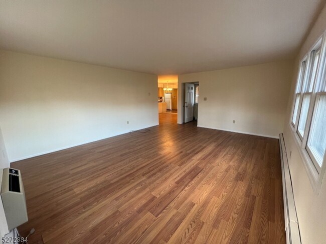 Foto del edificio - 680 St Rt15 St