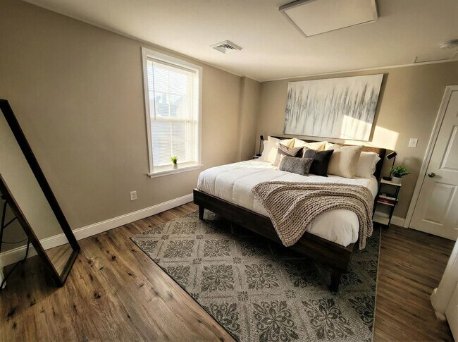Foto del edificio - 708 N Franklin St