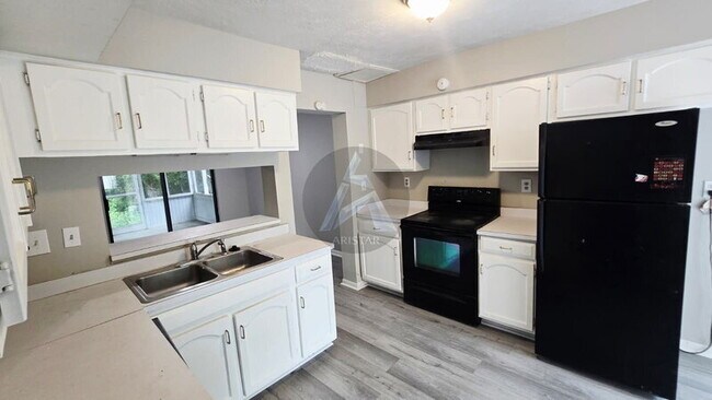 Foto del edificio - 2646 Briarwood Dr SE