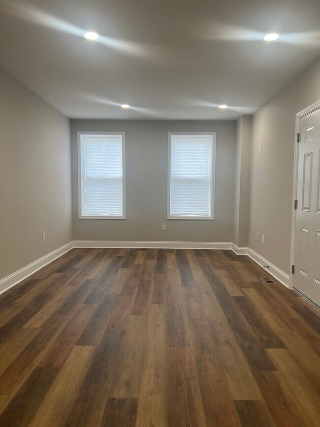 Foto del edificio - 615 N Calhoun St