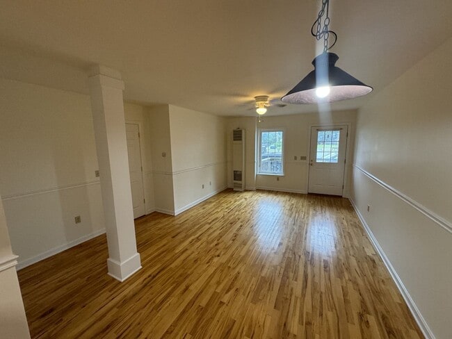Building Photo - 31 Sumner Ln