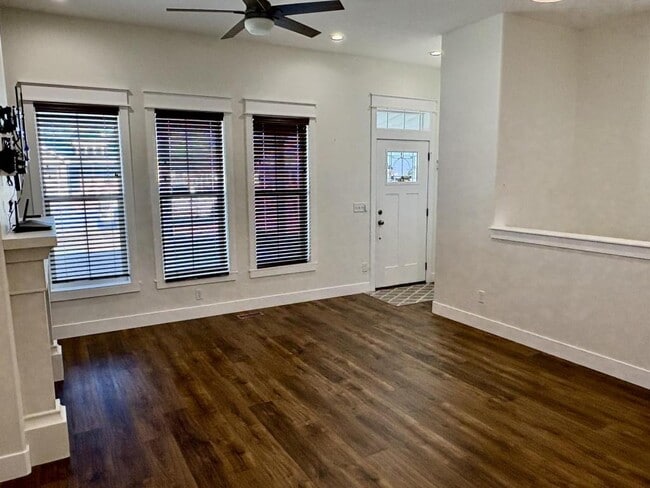 Foto del edificio - 4392 Booner St