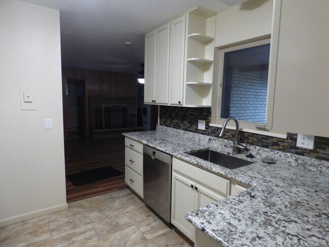 Foto del edificio - Beautiful Home in Longmont Estates