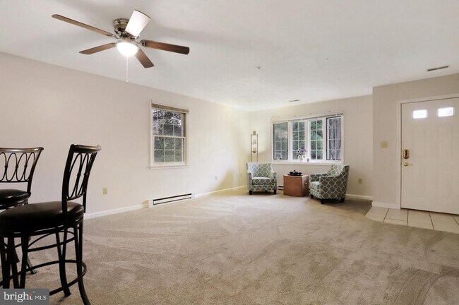 Foto del edificio - 980 W Irvin Ave