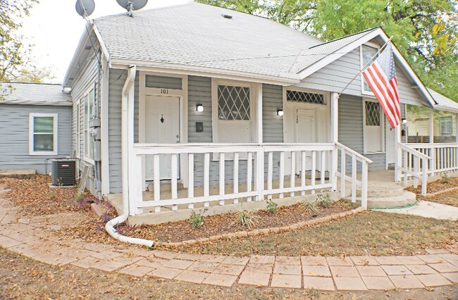 Building Photo - 2120 Monterey St