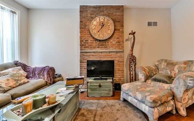 Building Photo - 3 br, 1.5 bath House - 112 S 12th St