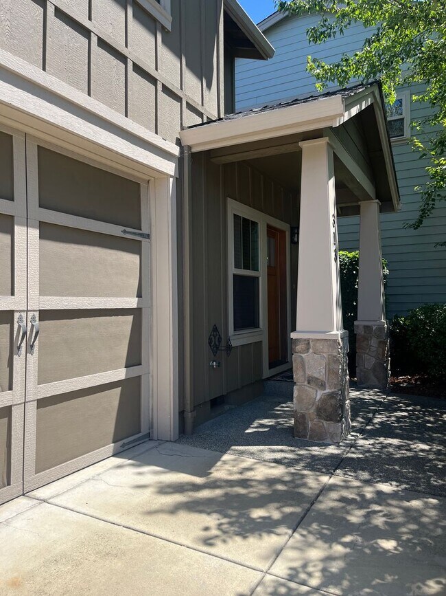 Foto del edificio - 3 Bedroom 2.5 Bath Townhouse
