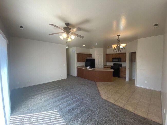 Foto del edificio - Shadow Mountain duplex