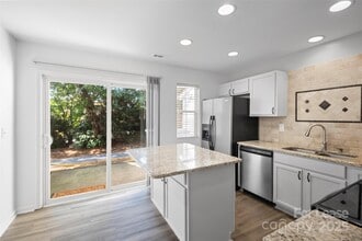 Building Photo - 142 Mangum Cir