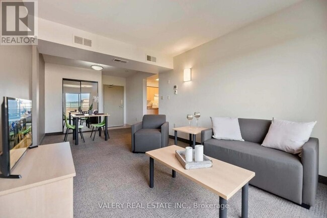 Building Photo - 1686 Main St W