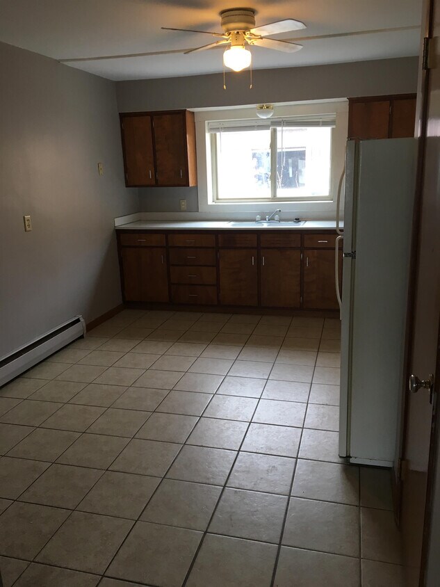 11131123 AurdalUnit, Fergus Falls, MN 56537 Townhome Rentals in