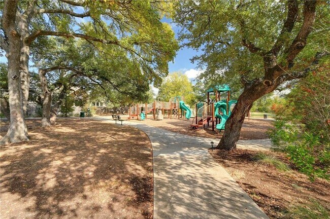 Building Photo - 1028 Kersey Dr