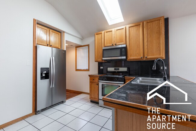 Foto del edificio - 2439 W Polk St