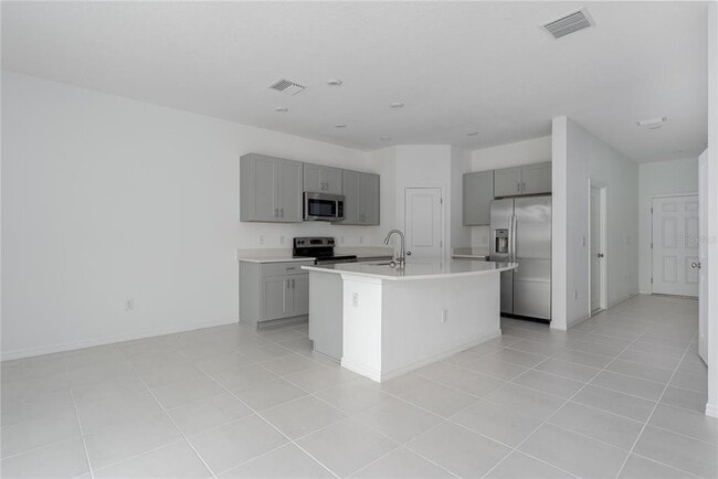 Building Photo - 6344 Willowside St