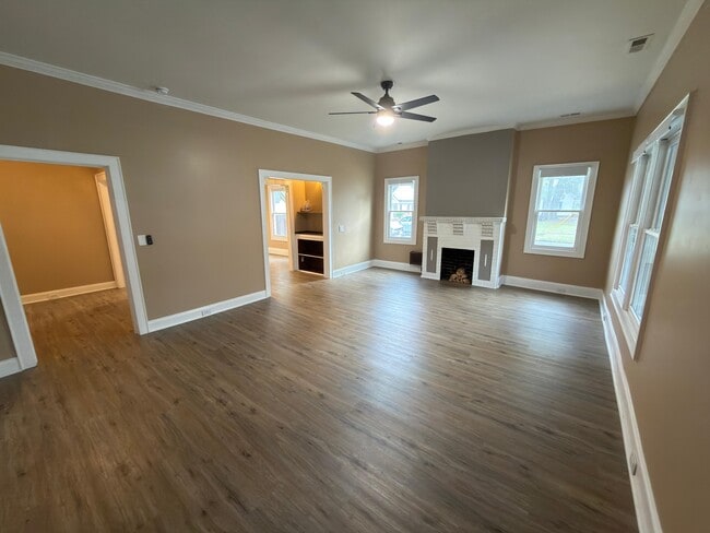 Living room - 302 N Sumner St