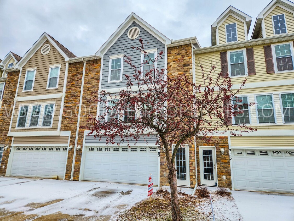 Primary Photo - Special 1/2 Off 1st Month Rent if lease si...