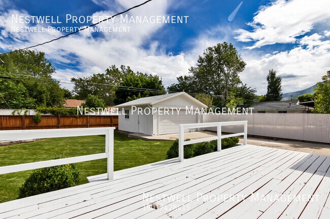 Building Photo - Beautiful 4-bed Bungalow in Salt Lake City