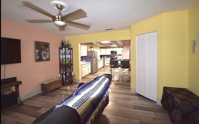 Foto del edificio - Recently Remodeled Home- Available Soon!