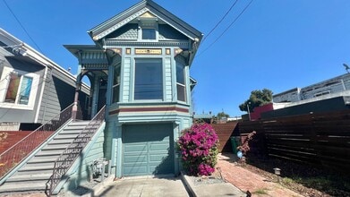 Building Photo - 696 29th St