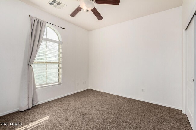 Foto del edificio - 21090 E Munoz St