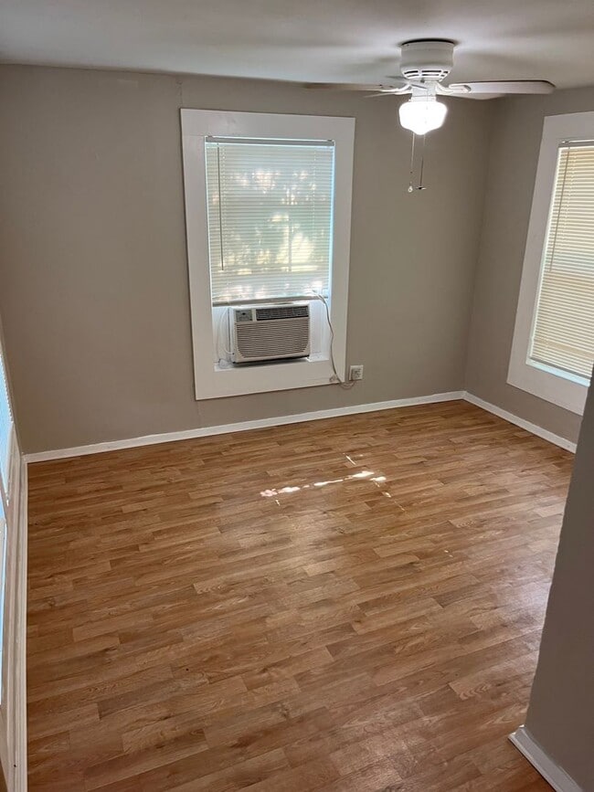 Foto del edificio - 2937 Wilkinson Ave