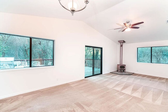 Foto del edificio - 6571 Summerhill Rd