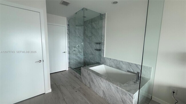 Foto del edificio - 480 NE 31st St