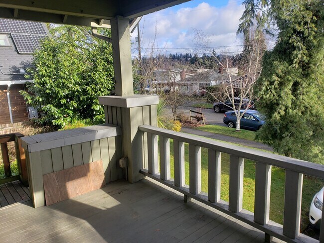 Building Photo - 5509 37th Ave NE