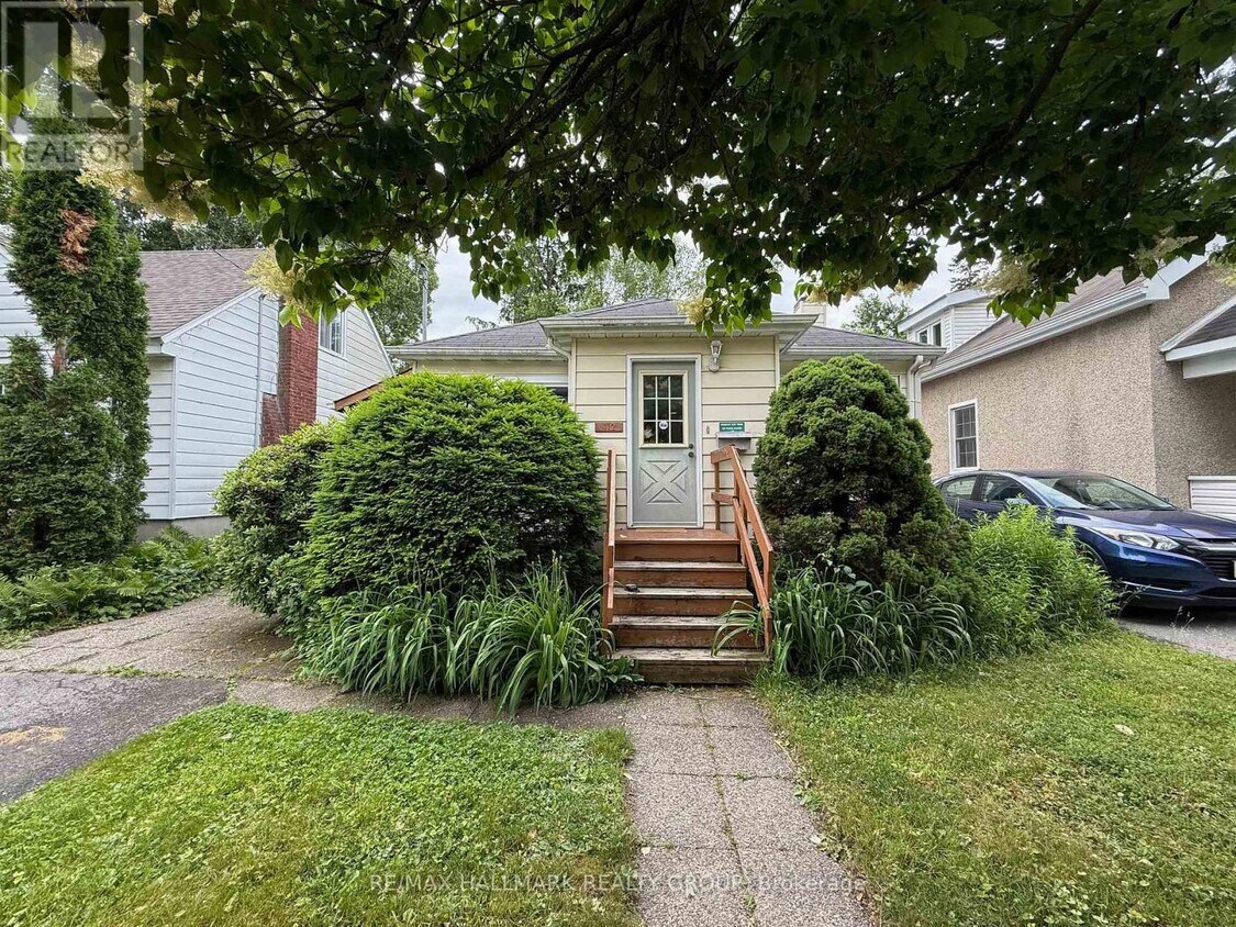 Primary Photo - 112 Clegg St